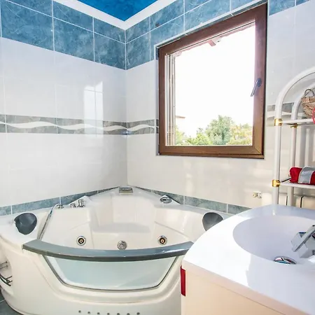 Villa Bonita Casa Suit, Porto Colom, Piscina, Ac, Wifi Y Netflix *