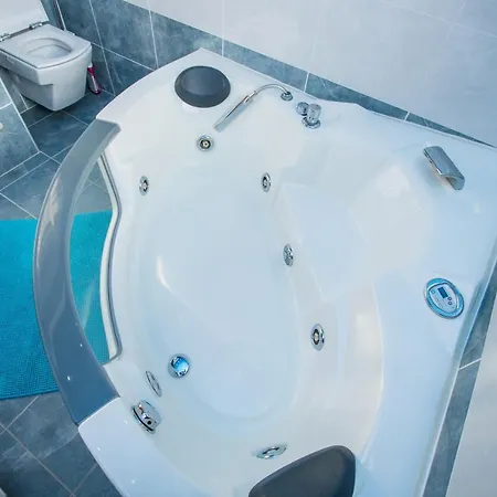 Villa Bonita Casa Suit, Porto Colom, Piscina, Ac, Wifi Y Netflix *